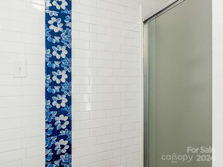 4838 Elizabeth Street, Charlotte, NC 28269.  MLS# CAR4190564, YatesRealty ID 8787. Primary Bathroom