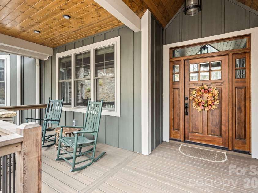 719 Overlook Drive, Flat Rock, NC 28731.  MLS# CAR4354349, YatesRealty ID 8788. 