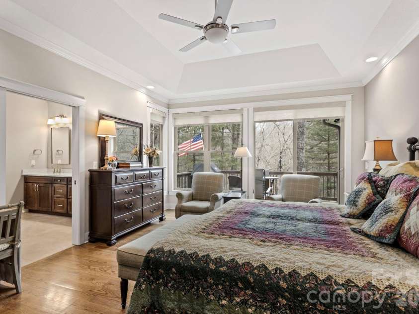 719 Overlook Drive, Flat Rock, NC 28731.  MLS# CAR4354349, YatesRealty ID 8788. 