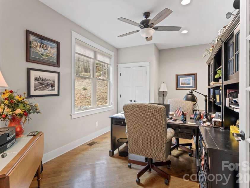 719 Overlook Drive, Flat Rock, NC 28731.  MLS# CAR4354349, YatesRealty ID 8788. 
