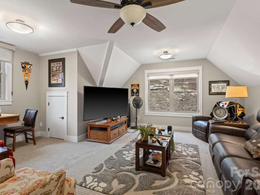 719 Overlook Drive, Flat Rock, NC 28731.  MLS# CAR4354349, YatesRealty ID 8788. 