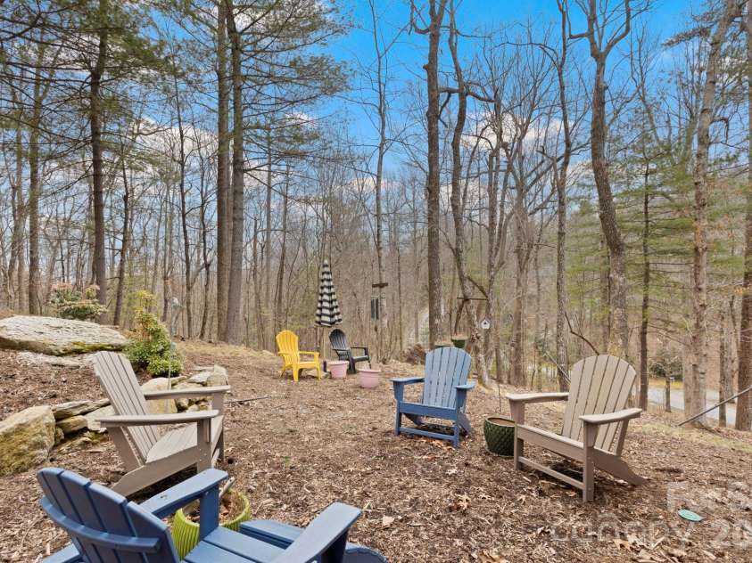 719 Overlook Drive, Flat Rock, NC 28731.  MLS# CAR4354349, YatesRealty ID 8788. 