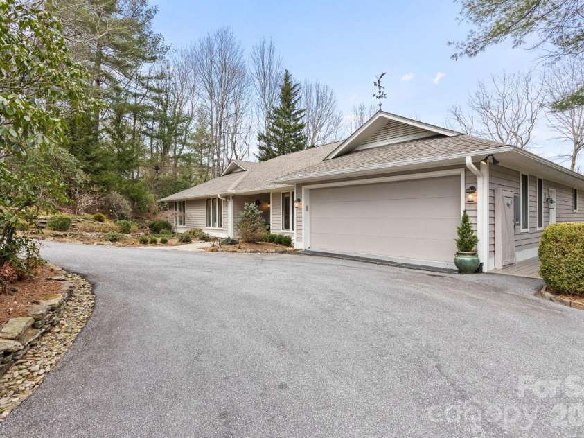 171 Old Hillside Lane, Flat Rock, NC 28731.  MLS# CAR4355213, YatesRealty ID 8789. 