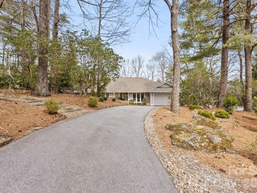 171 Old Hillside Lane, Flat Rock, NC 28731.  MLS# CAR4355213, YatesRealty ID 8789. 