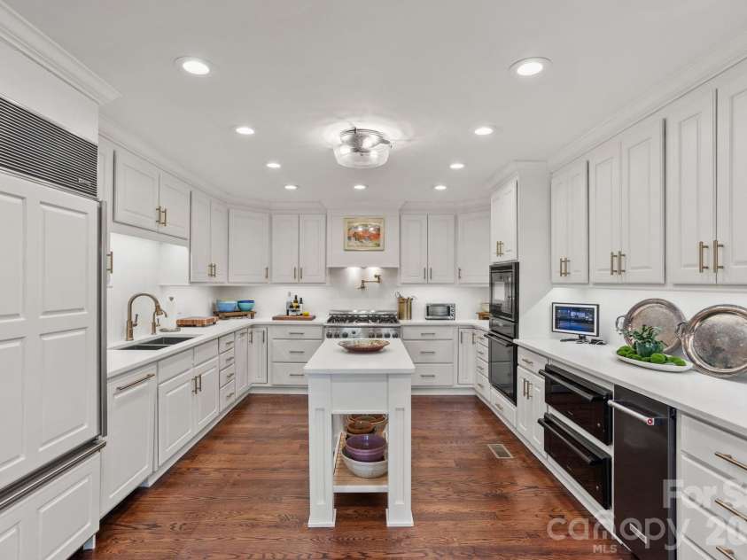 171 Old Hillside Lane, Flat Rock, NC 28731.  MLS# CAR4355213, YatesRealty ID 8789. 
