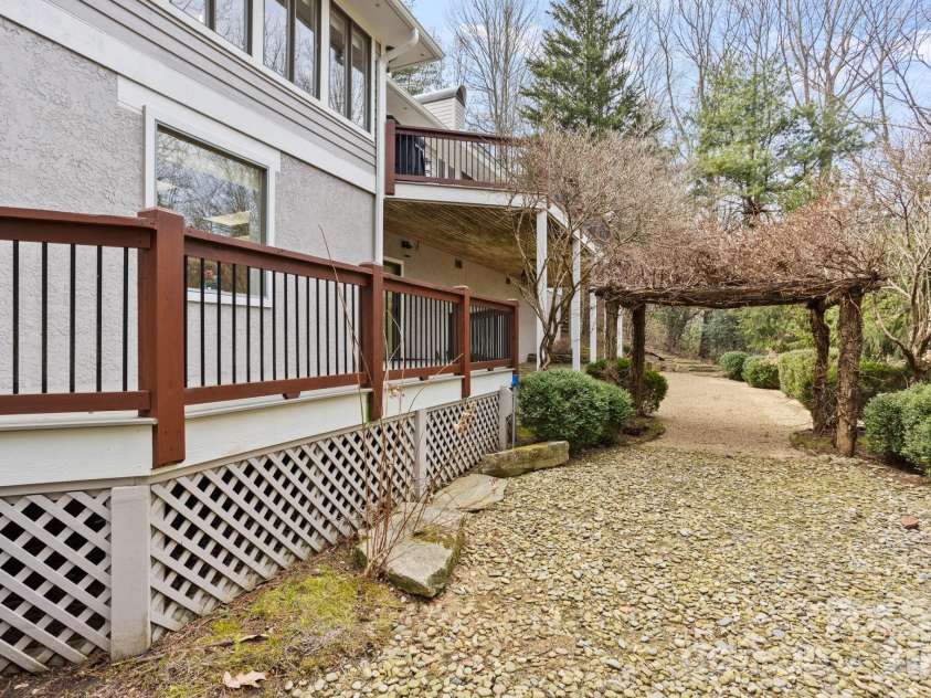 171 Old Hillside Lane, Flat Rock, NC 28731.  MLS# CAR4355213, YatesRealty ID 8789. 