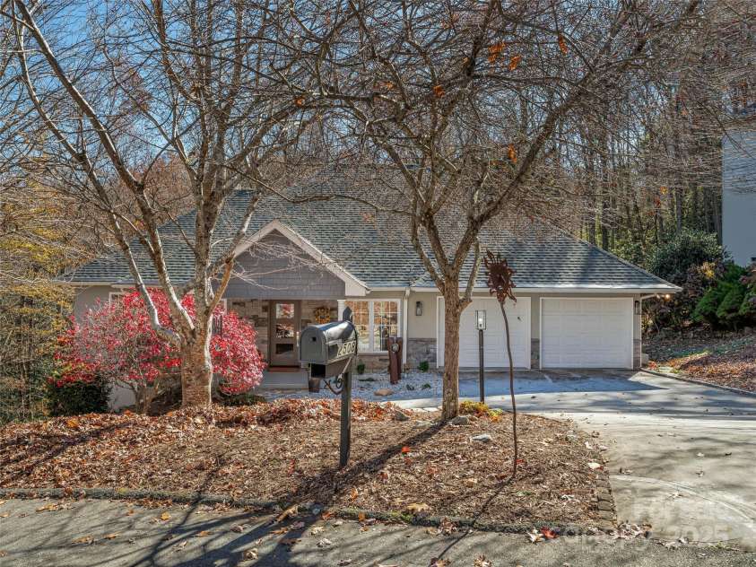 2508 Carriage Falls Court, Hendersonville, NC 28791.  MLS# CAR4321365, YatesRealty ID 879. 