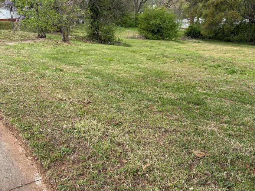 819 Piedmont Avenue, Kings Mountain, NC 28086.  MLS# CAR4364724, YatesRealty ID 8790. Back yard