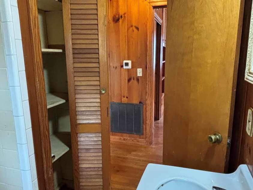 819 Piedmont Avenue, Kings Mountain, NC 28086.  MLS# CAR4364724, YatesRealty ID 8790. Bathroom view 2