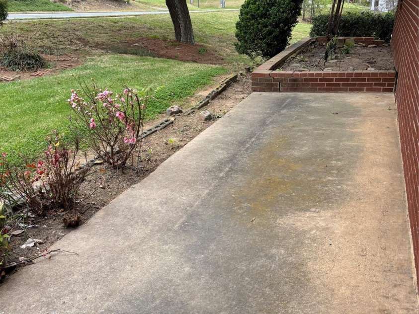 819 Piedmont Avenue, Kings Mountain, NC 28086.  MLS# CAR4364724, YatesRealty ID 8790. Front patio
