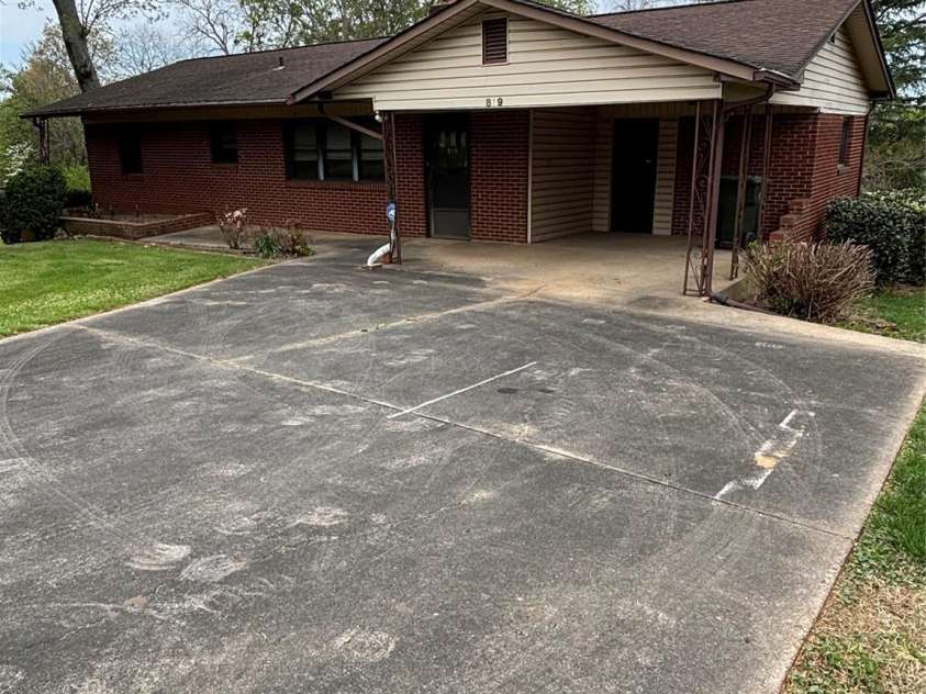 819 Piedmont Avenue, Kings Mountain, NC 28086.  MLS# CAR4364724, YatesRealty ID 8790. Front view from the street