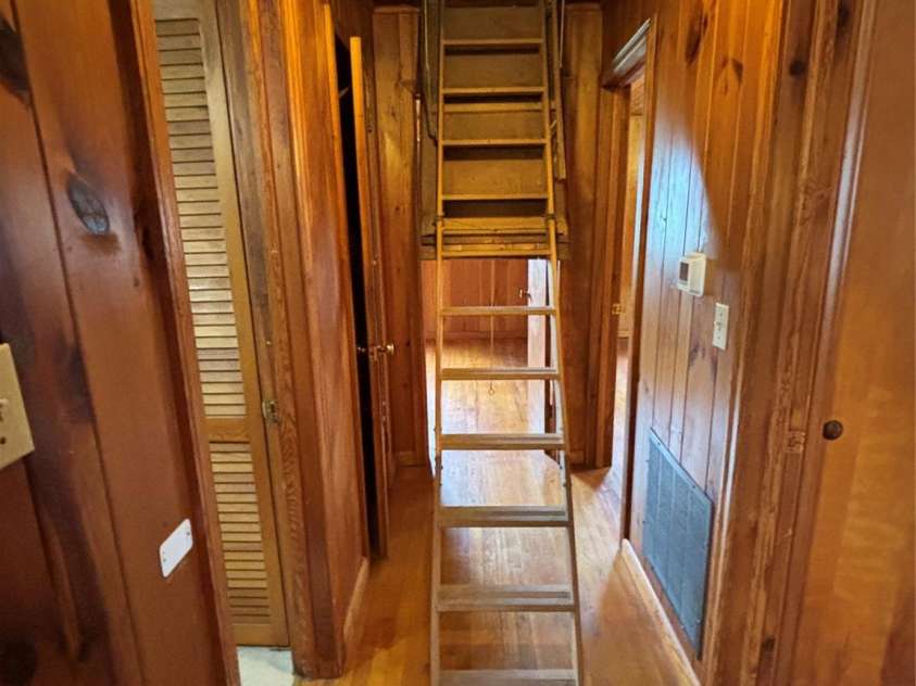 819 Piedmont Avenue, Kings Mountain, NC 28086.  MLS# CAR4364724, YatesRealty ID 8790. Hallway to the bedrooms