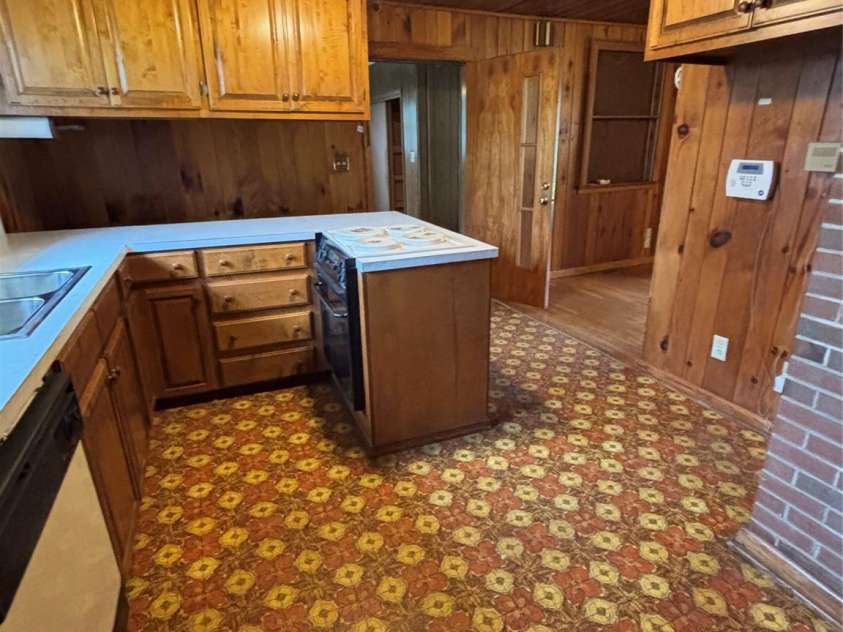 819 Piedmont Avenue, Kings Mountain, NC 28086.  MLS# CAR4364724, YatesRealty ID 8790. Kitchen