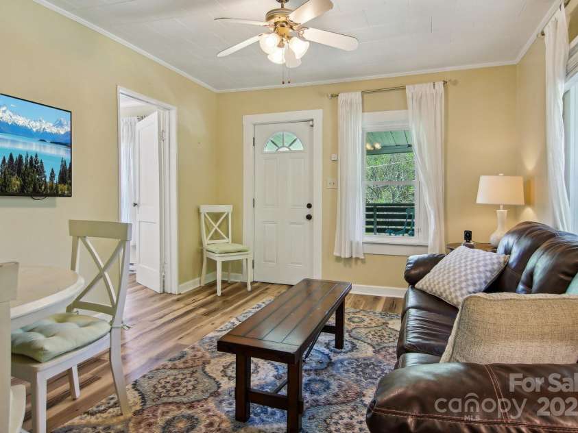 953 Howard Street, Tryon, NC 28782.  MLS# CAR4248154, YatesRealty ID 8790. 