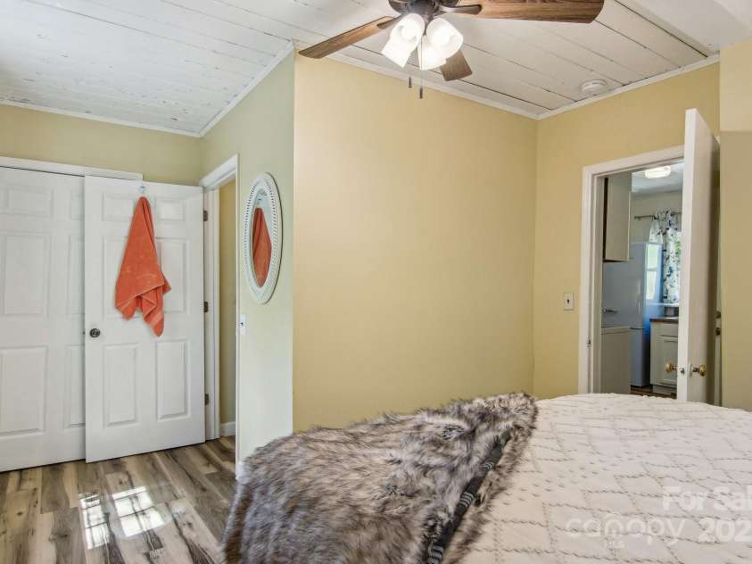 953 Howard Street, Tryon, NC 28782.  MLS# CAR4248154, YatesRealty ID 8790. 