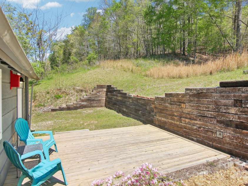 953 Howard Street, Tryon, NC 28782.  MLS# CAR4248154, YatesRealty ID 8790. 