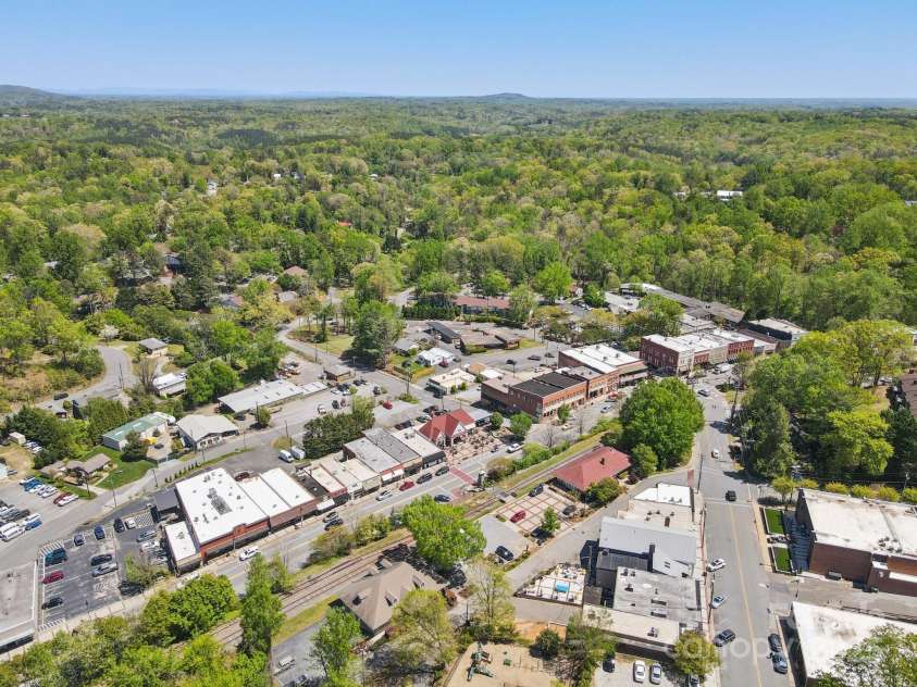 953 Howard Street, Tryon, NC 28782.  MLS# CAR4248154, YatesRealty ID 8790. 