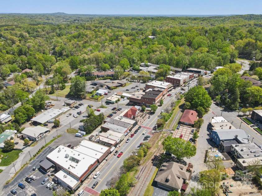 953 Howard Street, Tryon, NC 28782.  MLS# CAR4248154, YatesRealty ID 8790. 