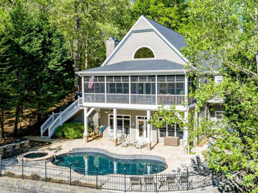 1676 Sherwood Court, Sherrills Ford, NC 28673.  MLS# CAR4238088, YatesRealty ID 8792. 