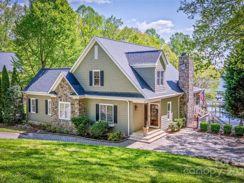 1676 Sherwood Court, Sherrills Ford, NC 28673.  MLS# CAR4238088, YatesRealty ID 8792. 