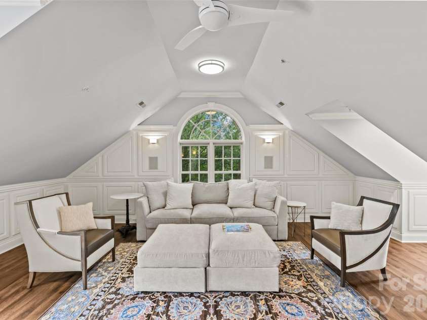 529 Queens Road, Charlotte, NC 28207.  MLS# CAR4353298, YatesRealty ID 8792. Bonus Room