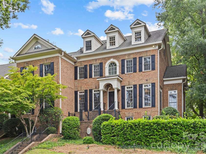 529 Queens Road, Charlotte, NC 28207.  MLS# CAR4353298, YatesRealty ID 8792. Front Exterior