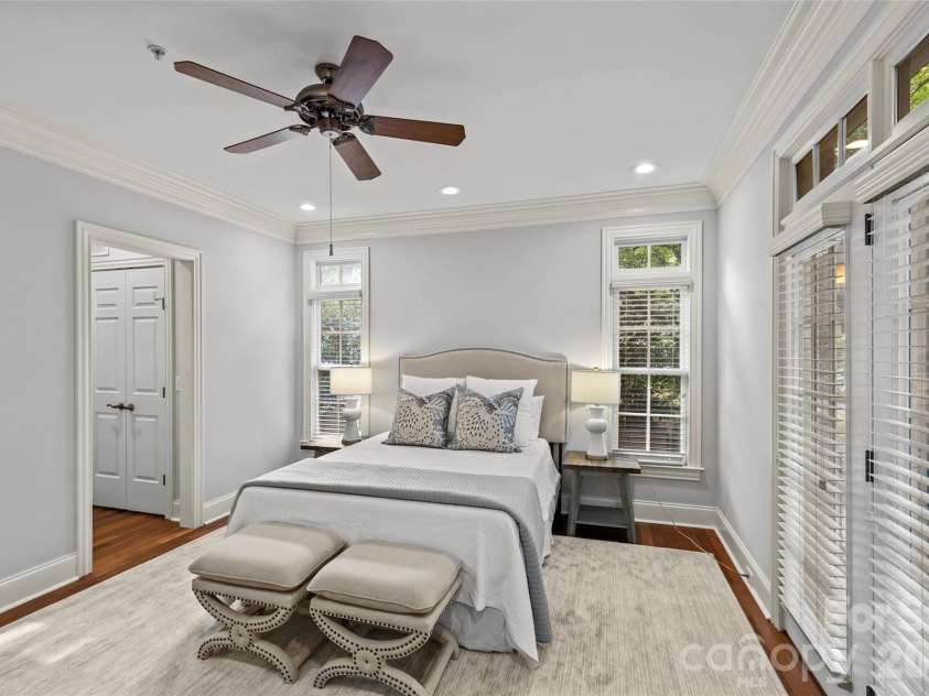 529 Queens Road, Charlotte, NC 28207.  MLS# CAR4353298, YatesRealty ID 8792. Primary Bedroom