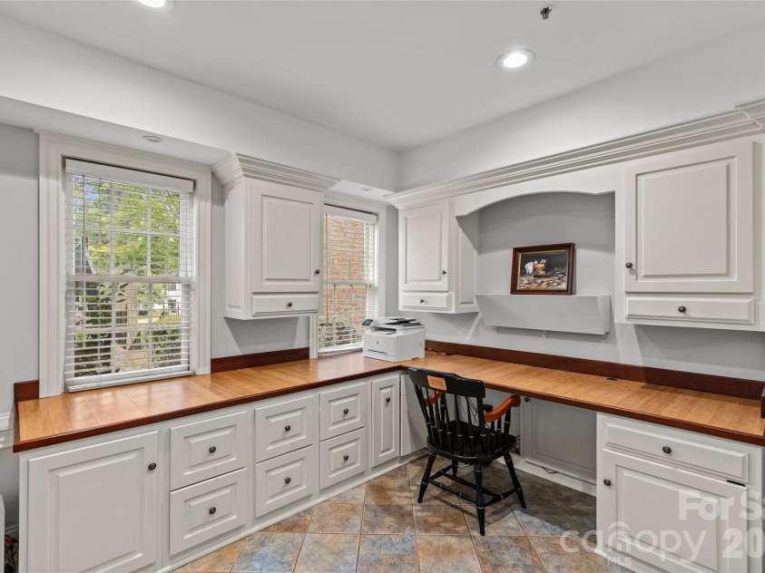 529 Queens Road, Charlotte, NC 28207.  MLS# CAR4353298, YatesRealty ID 8792. Recreation Room