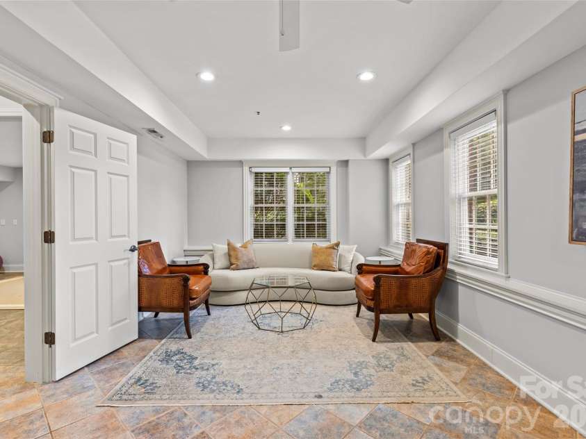 529 Queens Road, Charlotte, NC 28207.  MLS# CAR4353298, YatesRealty ID 8792. Recreation Room