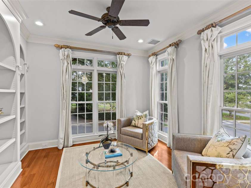 529 Queens Road, Charlotte, NC 28207.  MLS# CAR4353298, YatesRealty ID 8792. Study