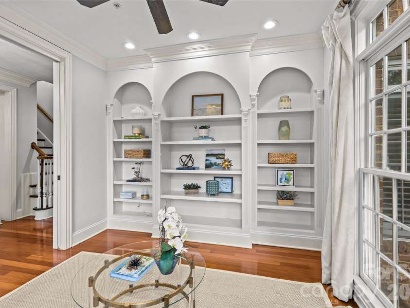 529 Queens Road, Charlotte, NC 28207.  MLS# CAR4353298, YatesRealty ID 8792. Study