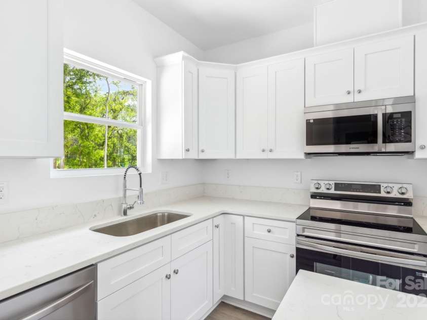 3048 Goble Street, Gastonia, NC 28056.  MLS# CAR4248279, YatesRealty ID 8795. Kitchen