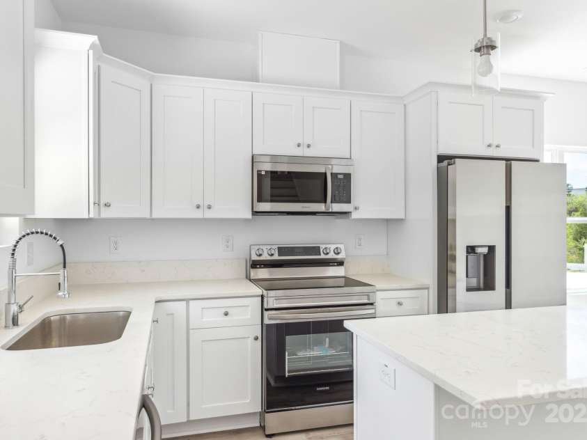 3048 Goble Street, Gastonia, NC 28056.  MLS# CAR4248279, YatesRealty ID 8795. Kitchen
