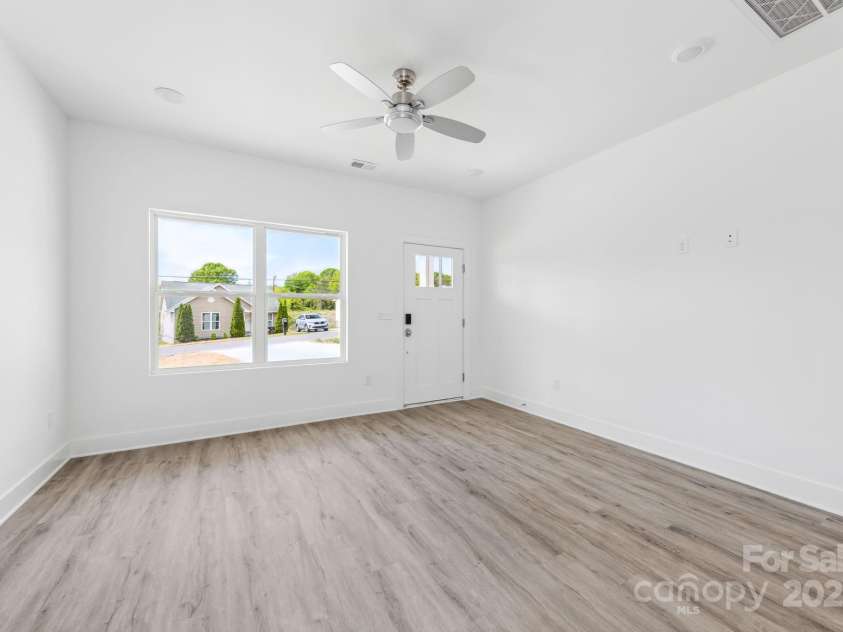 3048 Goble Street, Gastonia, NC 28056.  MLS# CAR4248279, YatesRealty ID 8795. Livingroom