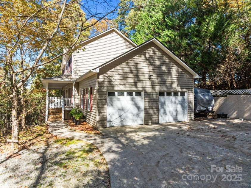 26 Ginsing Point, Pisgah Forest, NC 28768.  MLS# CAR4314876, YatesRealty ID 8798. 