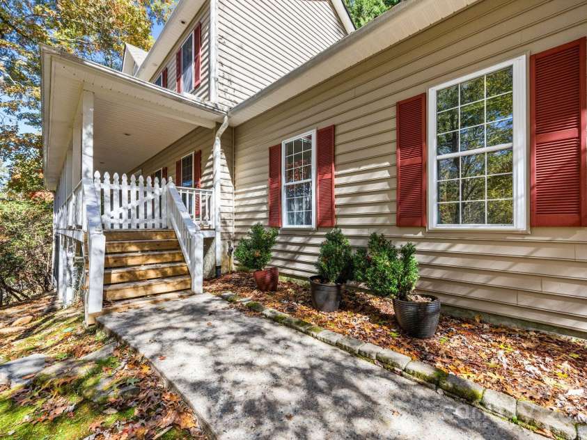 26 Ginsing Point, Pisgah Forest, NC 28768.  MLS# CAR4314876, YatesRealty ID 8798. 