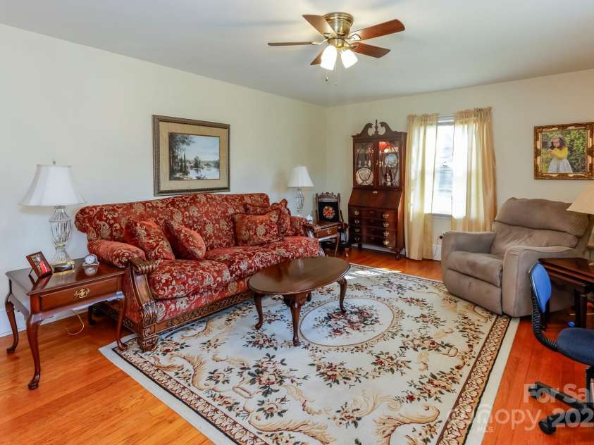 194 Fernwood Circle, Rutherfordton, NC 28139.  MLS# CAR4240374, YatesRealty ID 8799. 