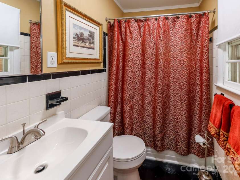 194 Fernwood Circle, Rutherfordton, NC 28139.  MLS# CAR4240374, YatesRealty ID 8799. 