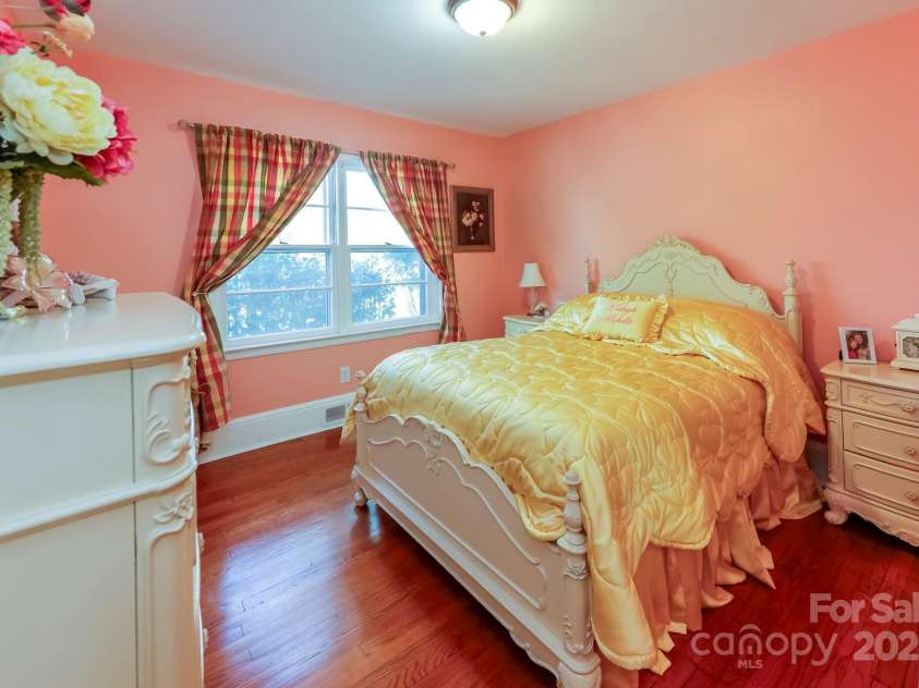 194 Fernwood Circle, Rutherfordton, NC 28139.  MLS# CAR4240374, YatesRealty ID 8799. 