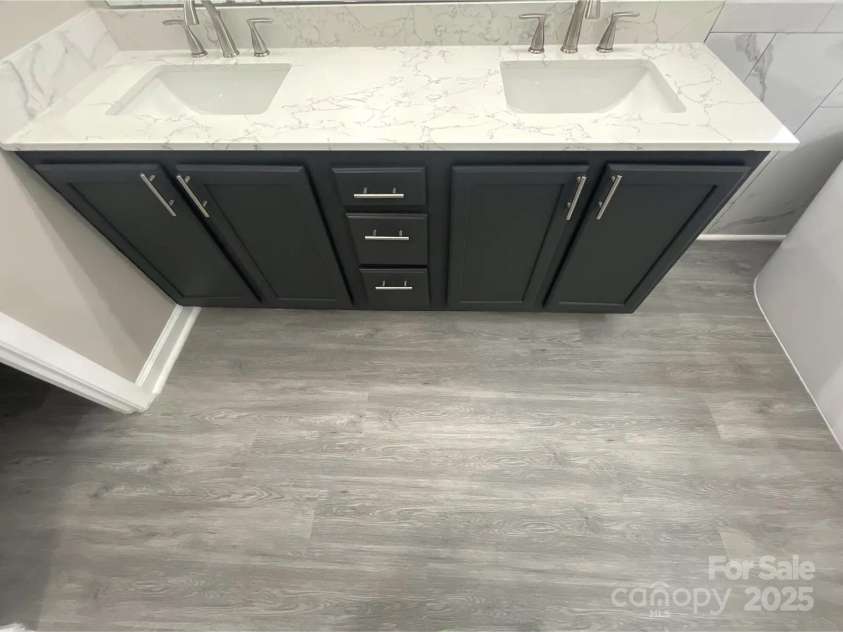 12042 Mallard Ridge Drive, Charlotte, NC 28269.  MLS# CAR4298005, YatesRealty ID 88. Primary Bathroom - Double Vanity