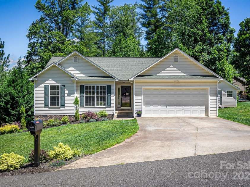 225 Forest Glen Way, Morganton, NC 28655.  MLS# CAR4266004, YatesRealty ID 88. 