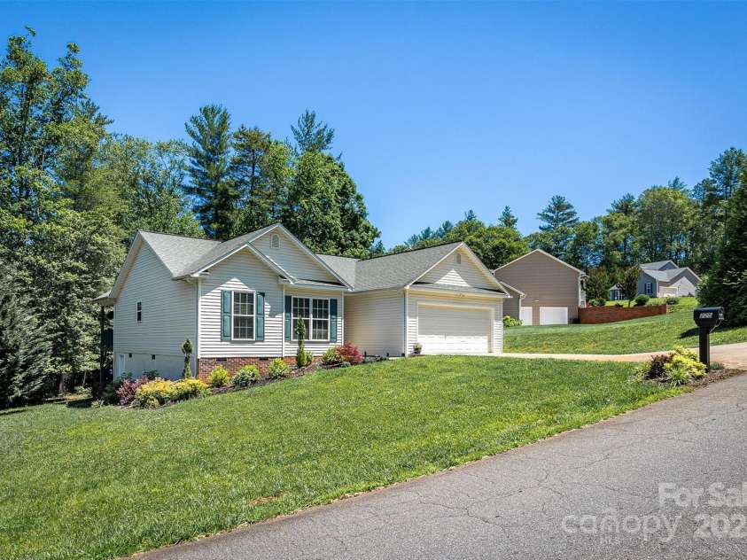 225 Forest Glen Way, Morganton, NC 28655.  MLS# CAR4266004, YatesRealty ID 88. 