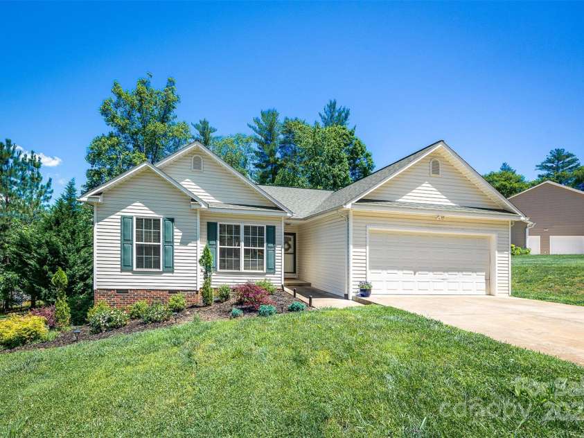 225 Forest Glen Way, Morganton, NC 28655.  MLS# CAR4266004, YatesRealty ID 88. 
