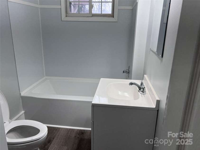1240 Hollywood Terrace, Albemarle, NC 28001.  MLS# CAR4082586, YatesRealty ID 8800. Bathroom