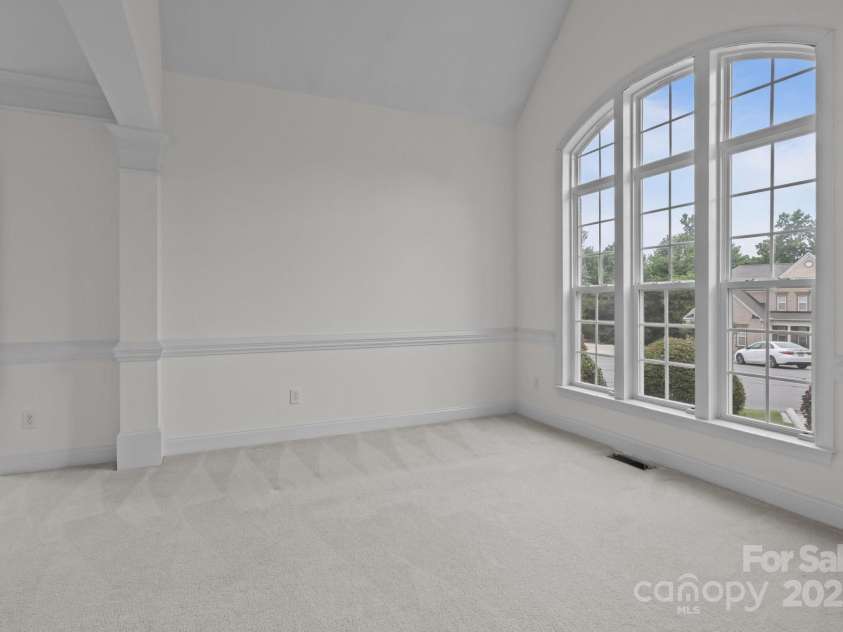 561 Keystone Court, Concord, NC 28027.  MLS# CAR4234078, YatesRealty ID 8801. Living Room