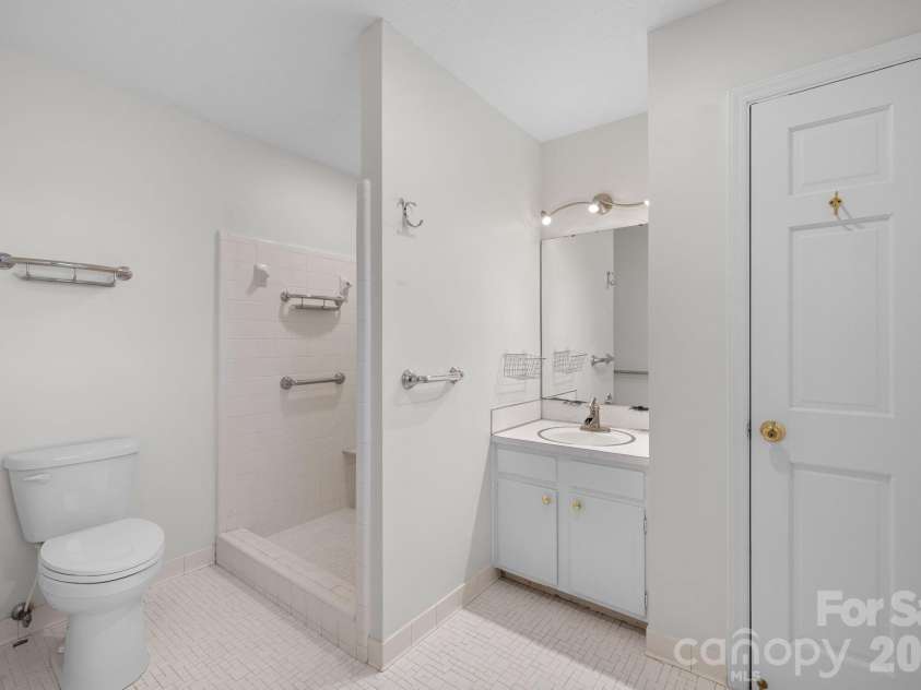 3039 Longwood Drive, Shelby, NC 28152.  MLS# CAR4344670, YatesRealty ID 8803. 
