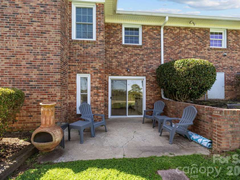 3039 Longwood Drive, Shelby, NC 28152.  MLS# CAR4344670, YatesRealty ID 8803. 