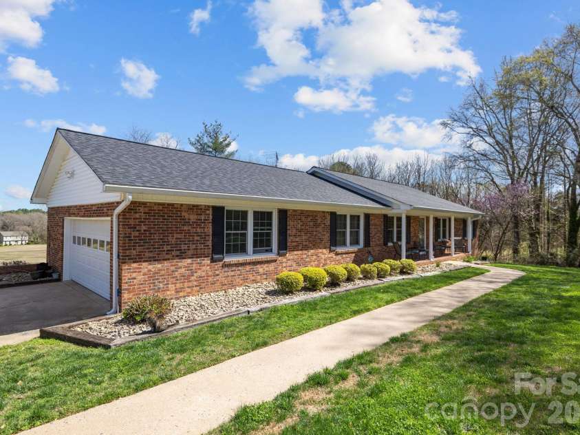3039 Longwood Drive, Shelby, NC 28152.  MLS# CAR4344670, YatesRealty ID 8803. 