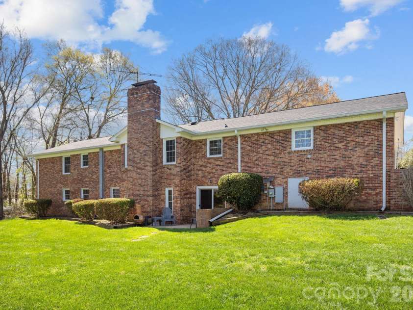 3039 Longwood Drive, Shelby, NC 28152.  MLS# CAR4344670, YatesRealty ID 8803. 