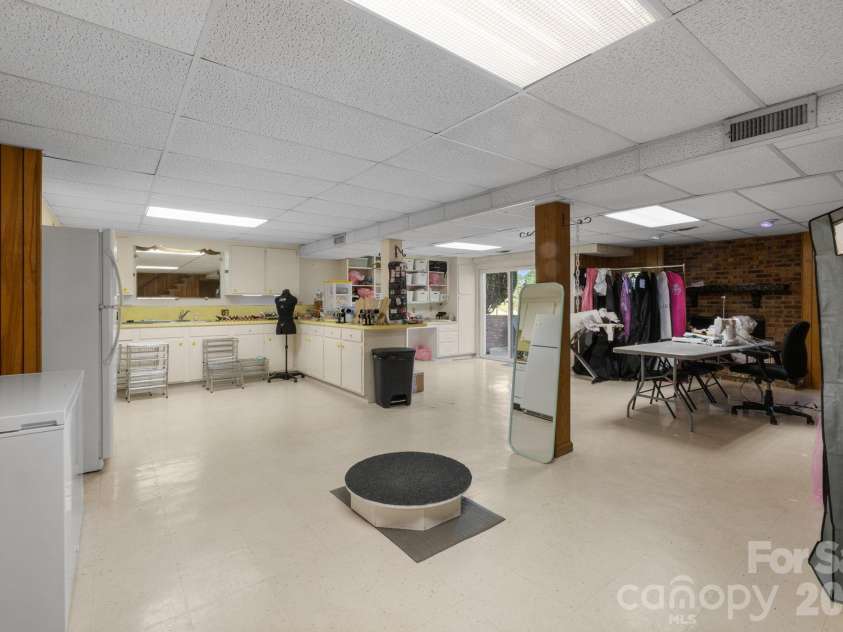3039 Longwood Drive, Shelby, NC 28152.  MLS# CAR4344670, YatesRealty ID 8803. 